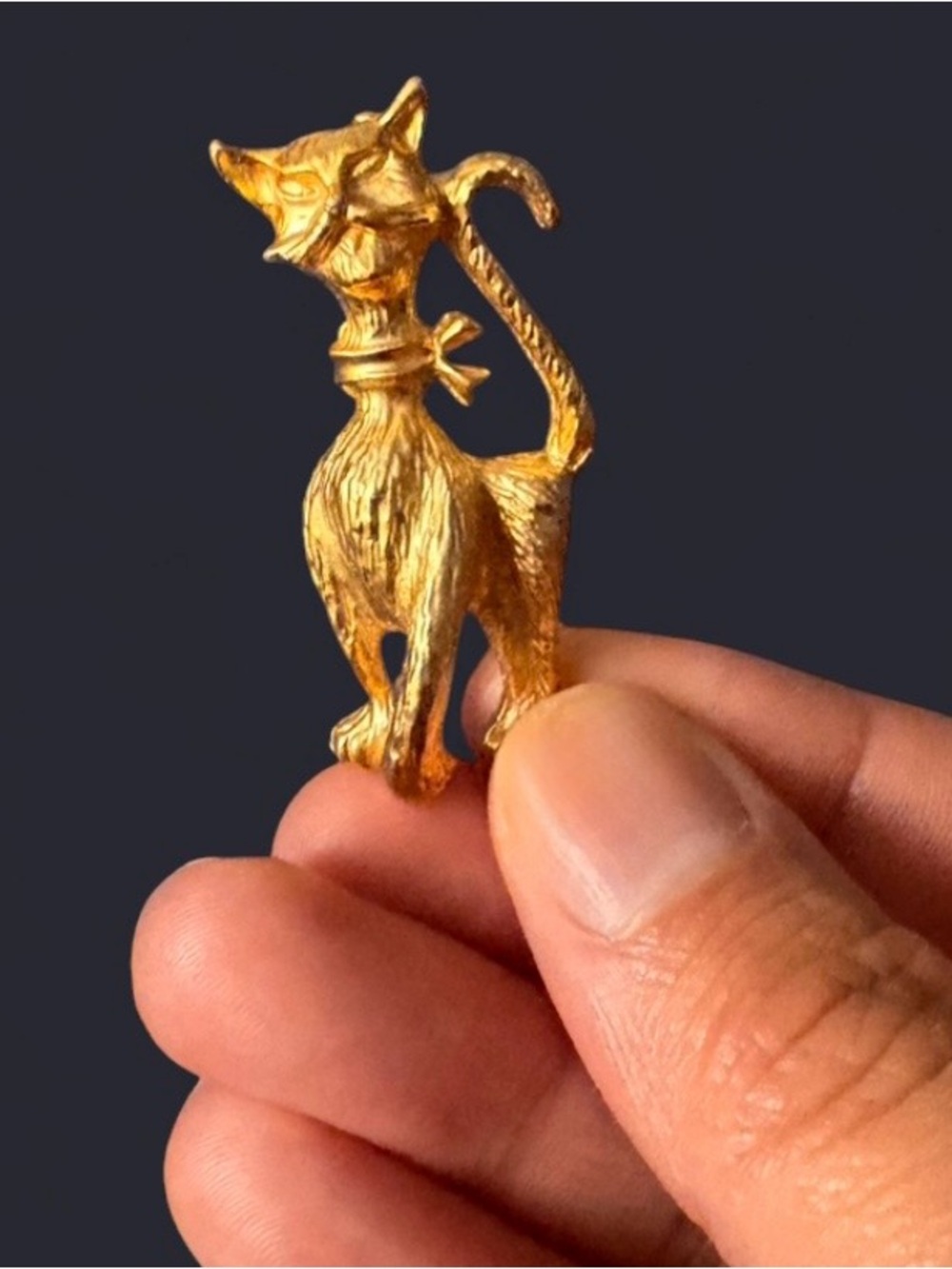 Cat Brooch Vintage- Buyer’s Choice - Picture 6 of 10